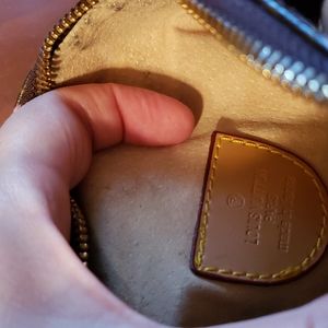 Louis Vuitton knock off small purse